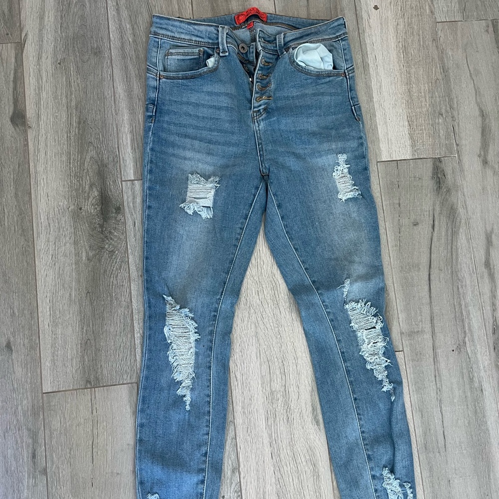 Distress jeans